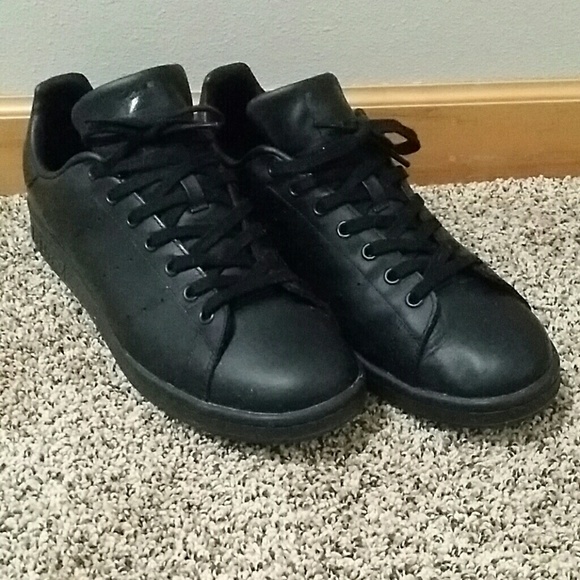 adidas stan smith all black